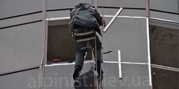 Герметизация окон и стеклопакетов в Киеве и Украине